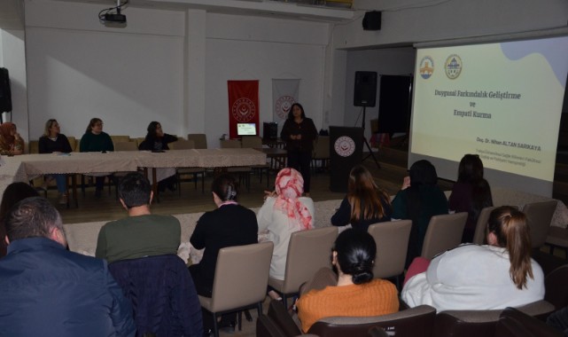 Aile ve Sosyal Hizmetler personeline duygusal farkındalık eğitimi