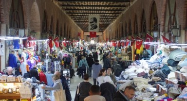 Arife günü Osmanlı mirası çarşılarda bayram hareketliliği yaşandı