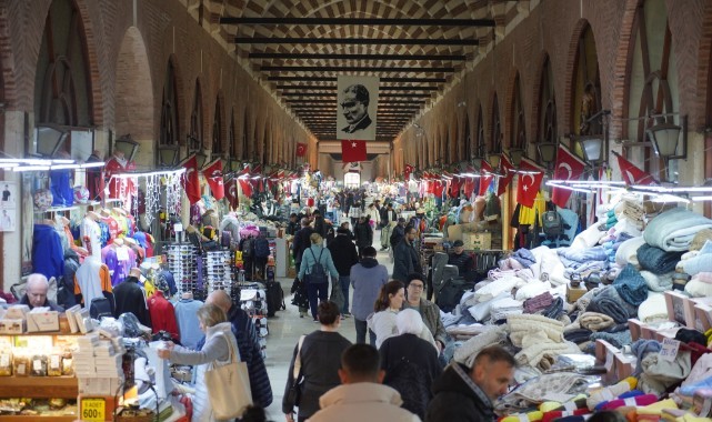 Arife günü Osmanlı mirası çarşılarda bayram hareketliliği yaşandı