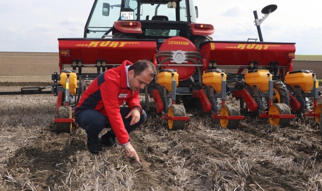 Ayçiçeği verimini artıracak proje kapsamında ikinci ekim yapıldı