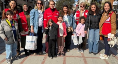 Bir el emeği rozet, bin tebessüm