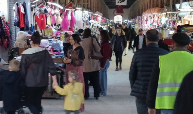 Çarşı-pazarda alışveriş hareketliliği başladı