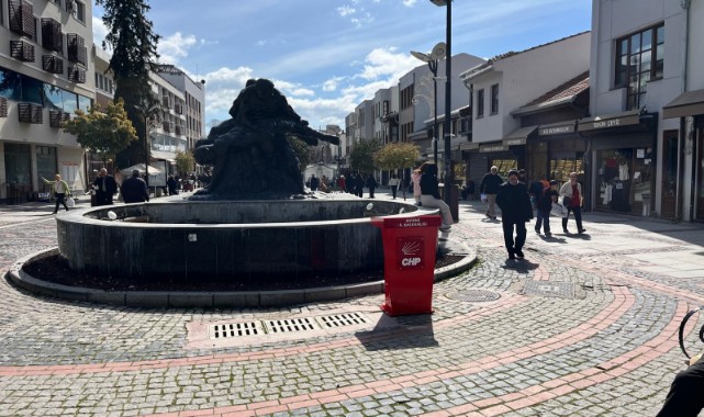 CHP’nin kürsüsü Saraçlar’da unutuldu