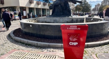 CHP’nin kürsüsü Saraçlar’da unutuldu