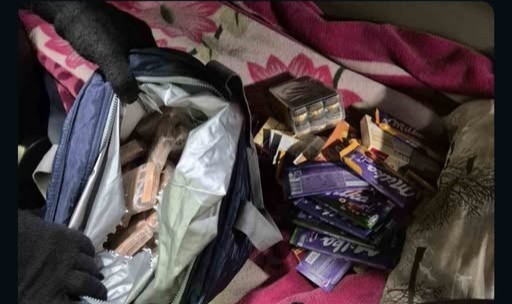 Çikolata çantasından 220 bin euro çıktı