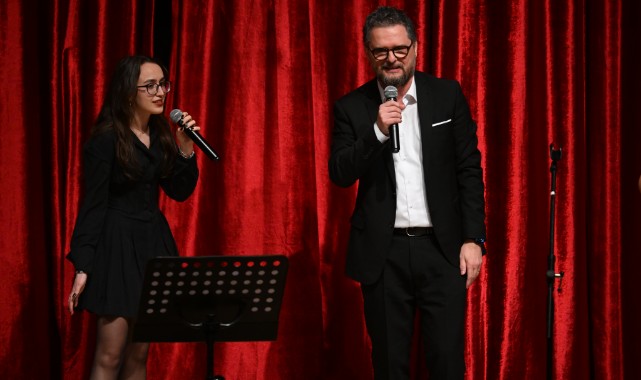 Doktorlar günün yorgunluğunu müzikle atıyor