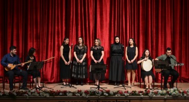 Doktorlar günün yorgunluğunu müzikle atıyor