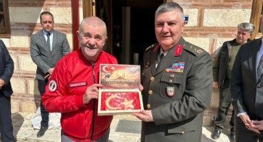 Edirne’de Gönülleri Isıtan Anma: Bayrak Şeklinde Tatlılarla Şehitlere Saygı