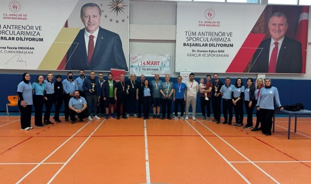 Edirne’de sağlık çalışanları masa tenisi turnuvasında buluştu