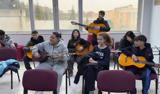 Edirne Gençlik Merkezi’nden öğrencilere kapılarını açtı