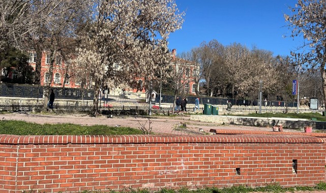 Esnaf mağdur “Başkanın egosu var bizimle görüşmüyor”