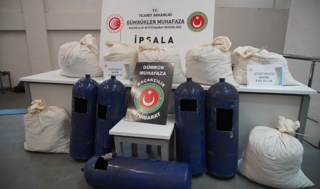 Gümrük Muhafazanın narkotik köpekleri İpsala'da zulalanmış uyuşturucuyu buldu