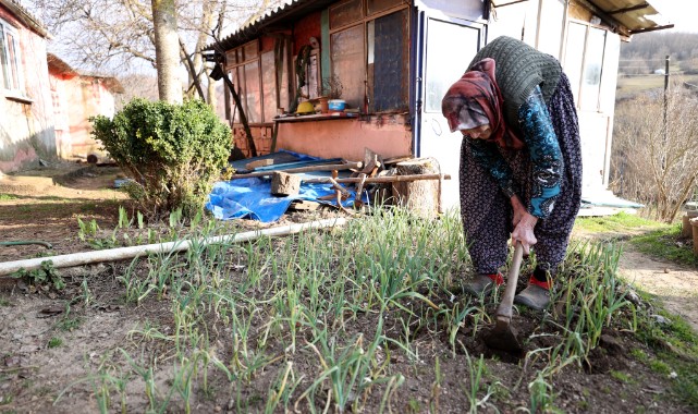 Hatice nine yaşam enerjisiyle örnek oluyor