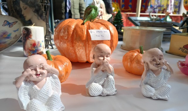 Huzurevinde üretilen eserler vatandaşlarla buluştu