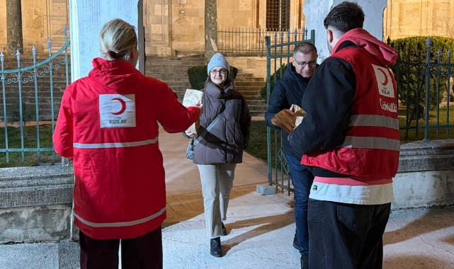 Kızılay’dan Ramazan’da gönüllere dokunan ikram