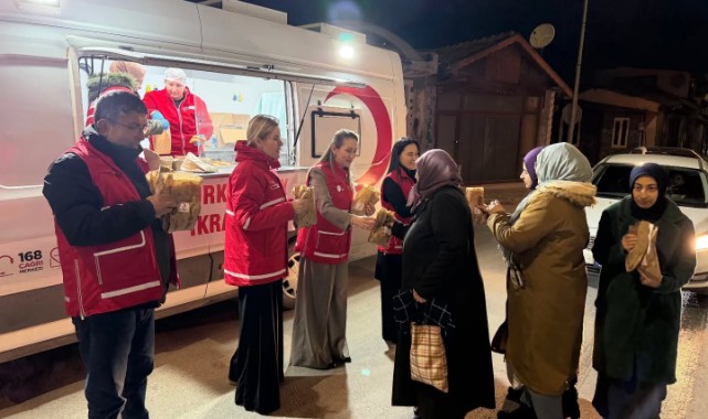 Kızılay lokma ikramında bulundu