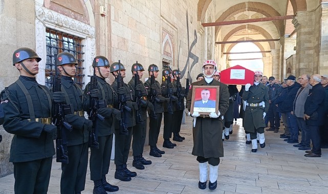 Kurtçu, son yolculuğuna resmi törenle uğurlandı