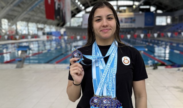 Milli yüzücü Dila Gençay'ın hedefi Çekya'da kürsü