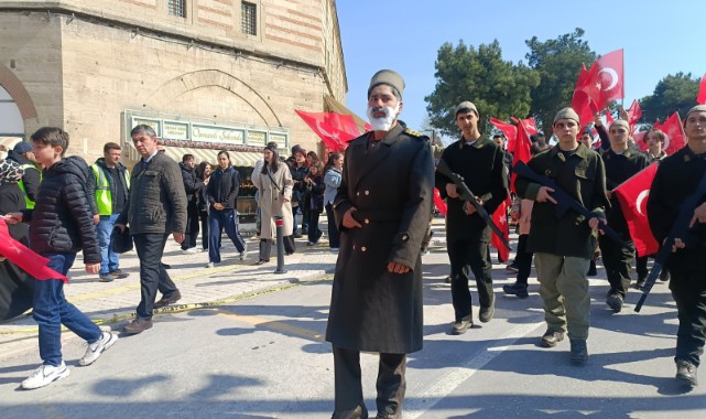 Öğrencilerin gösterisi büyük alkış topladı