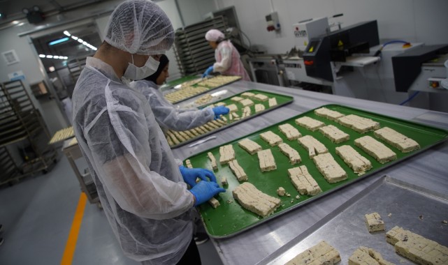 Şekerlemeciler bayram sofralarını tatlandırmak için fazladan mesai yapıyor