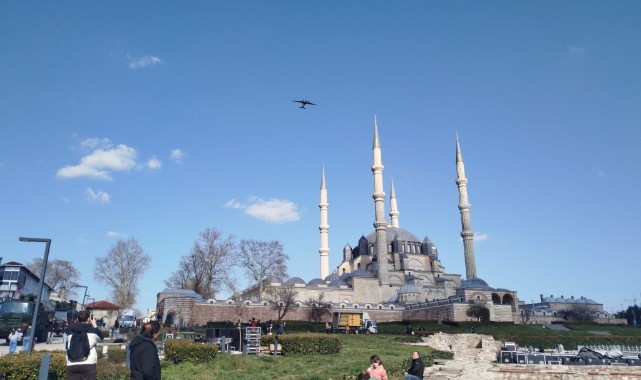 Selimiye Cami Üzerinde Prova Uçuşu