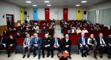 Trakya Üniversitesi’nde deprem ve afet yönetimi paneli düzenlendi