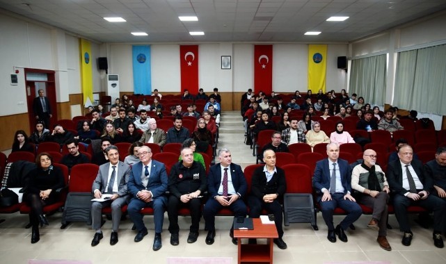 Trakya Üniversitesi’nde deprem ve afet yönetimi paneli düzenlendi