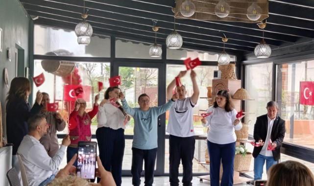 Edirne’de 23 Nisan’da özel gereksinimli çocuklar gösteri yaptı