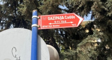 Araçlar zorlanıyor, yayalar yürüyemiyor