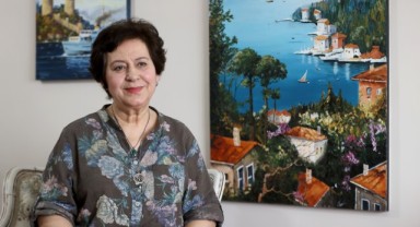 Atölyeye dönüştürdüğü evinde hayallerini tuvallere yansıtıyor