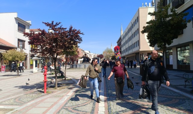 Bahar geldi, sokaklar şenlendi