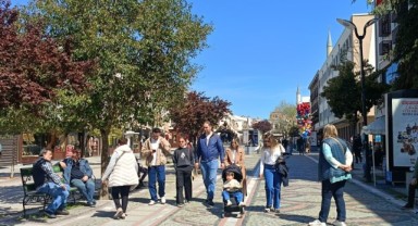 Bahar geldi, sokaklar şenlendi