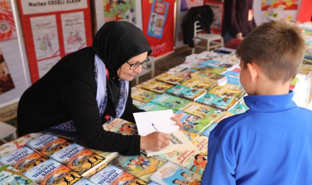 Binlerce kitap okuyucularla buluşuyor