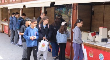 Binlerce kitap okuyucularla buluşuyor