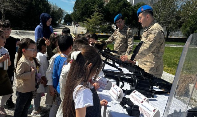 Geleceğin bilinçli bireyleri jandarmayı ziyaret etti