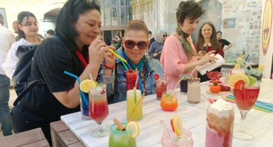 Genç aşçılar rengarenk içecekler yaptı