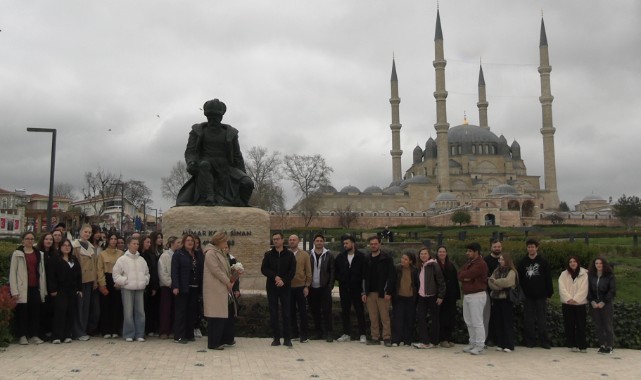 Genç mimar adayları Mimar Sinan’ı andı