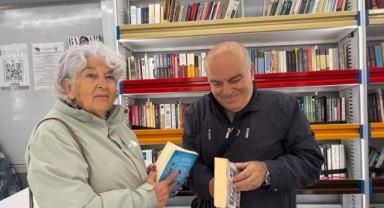 Gezici kütüphanede yoğunluk