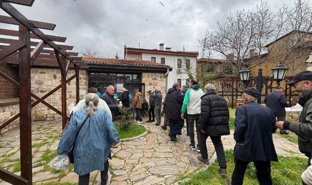 Hayırseverden vatandaşlara pilav ikramı