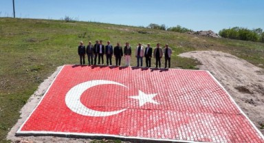 İba, “Çalışma bizleri gerçekten duygulandırdı”