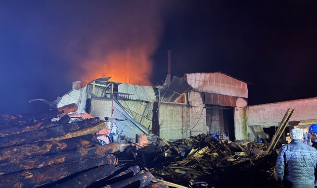 Kereste fabrikasında çıkan yangın söndürüldü