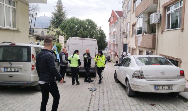 Kontrolden çıkan minibüs 2 kişiyi yaraladı