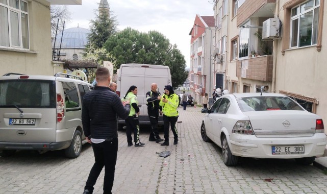 Kontrolden çıkan minibüs 2 kişiyi yaraladı