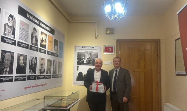 Kütüphanenin en çok okuyan üyesi ödüllendirildi