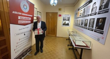 Kütüphanenin en çok okuyan üyesi ödüllendirildi