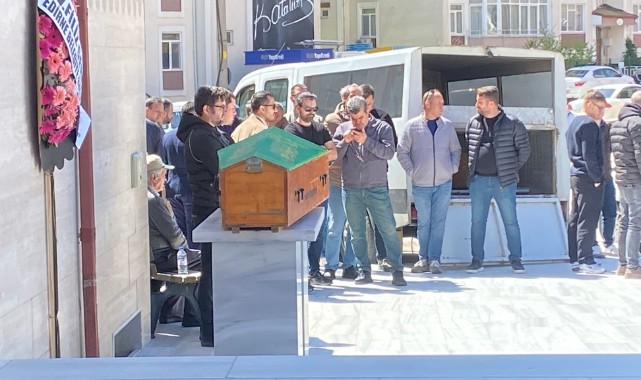 Minik öğrenci gözyaşlarıyla son yolculuğuna uğurlandı