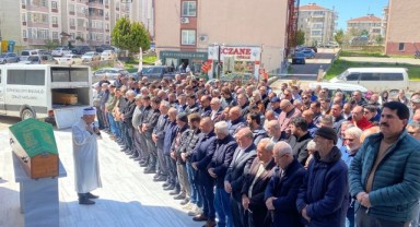 Minik öğrenci gözyaşlarıyla son yolculuğuna uğurlandı