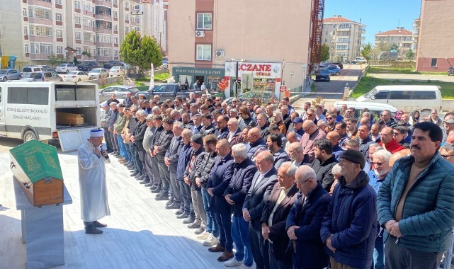 Minik öğrenci gözyaşlarıyla son yolculuğuna uğurlandı