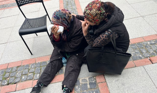 Parke taşına takılan kadın başından yaraladı