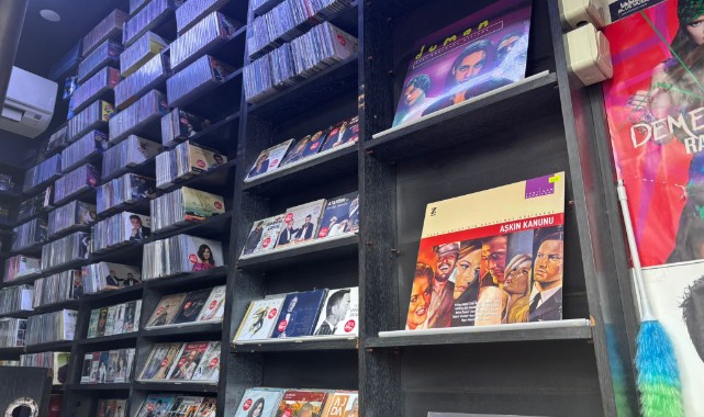 Plak raflarında yarım asırlık hikâye